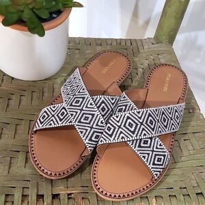 Maurices Black & White Crossed Fabric Slides Size 9